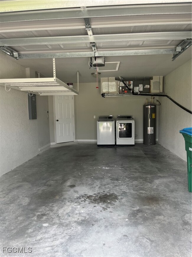 Building Photo - 1020 NE 8th Pl