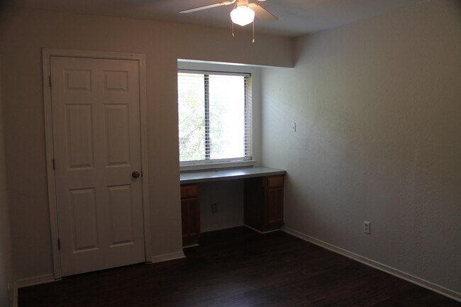 Building Photo - 2036 Sancerre Ln