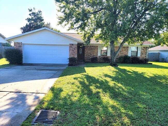 Building Photo - Callaway 3 bedroom 2 bath home with 2 car ...