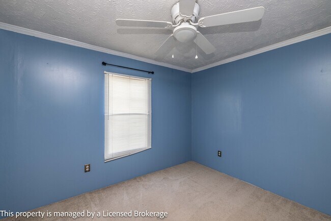 Building Photo - 40915 Deer Haven Dr