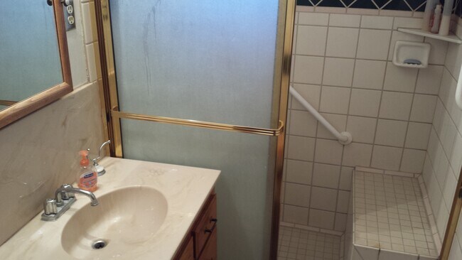 Building Photo - 1037 E Country Club Blvd