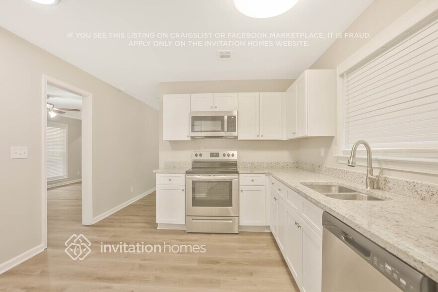 Building Photo - 1707 Laurens Dr SW