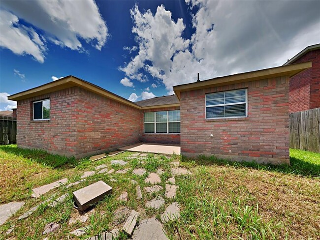 Building Photo - 5513 Rio Ramos St