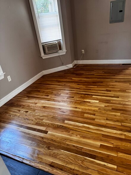 Building Photo - 52 Intervale St