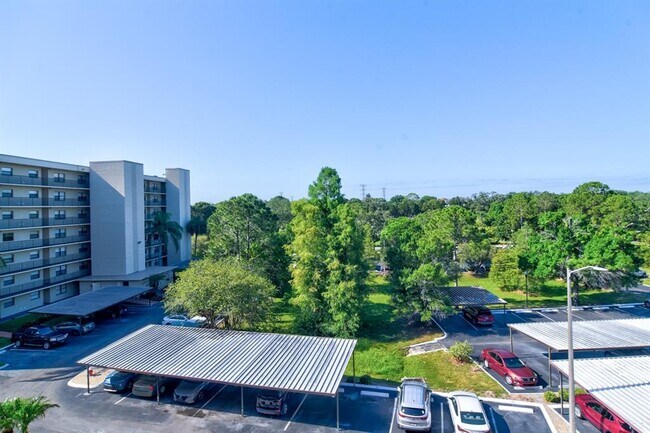 Building Photo - 900 Cove Cay Dr