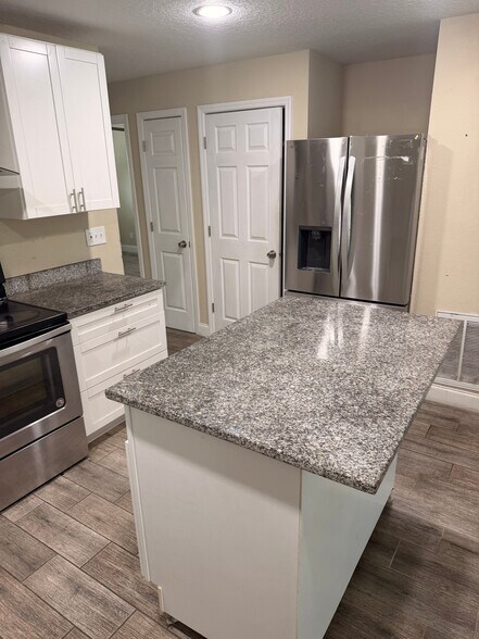 Building Photo - 6760 Pot O Gold Ln