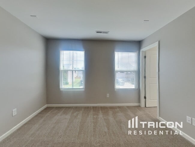 Building Photo - 1037 Bitting Hall Cir