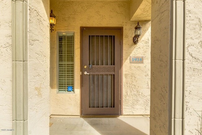 Building Photo - Beautiful home for rent
