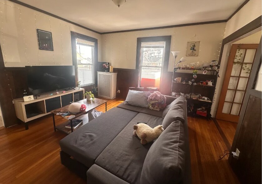 Primary Photo - 547 Broadway
