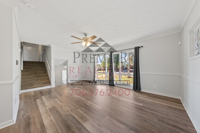 Building Photo - 386 Victoria Dr