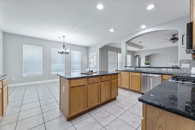 Building Photo - 1221 Torchwood Dr