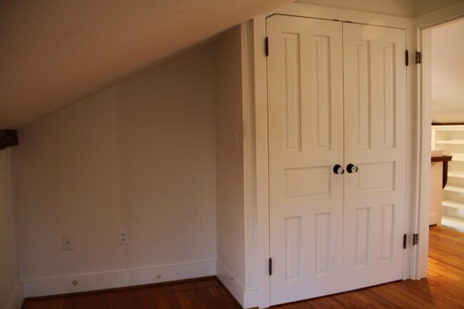 Building Photo - 310 2nd St