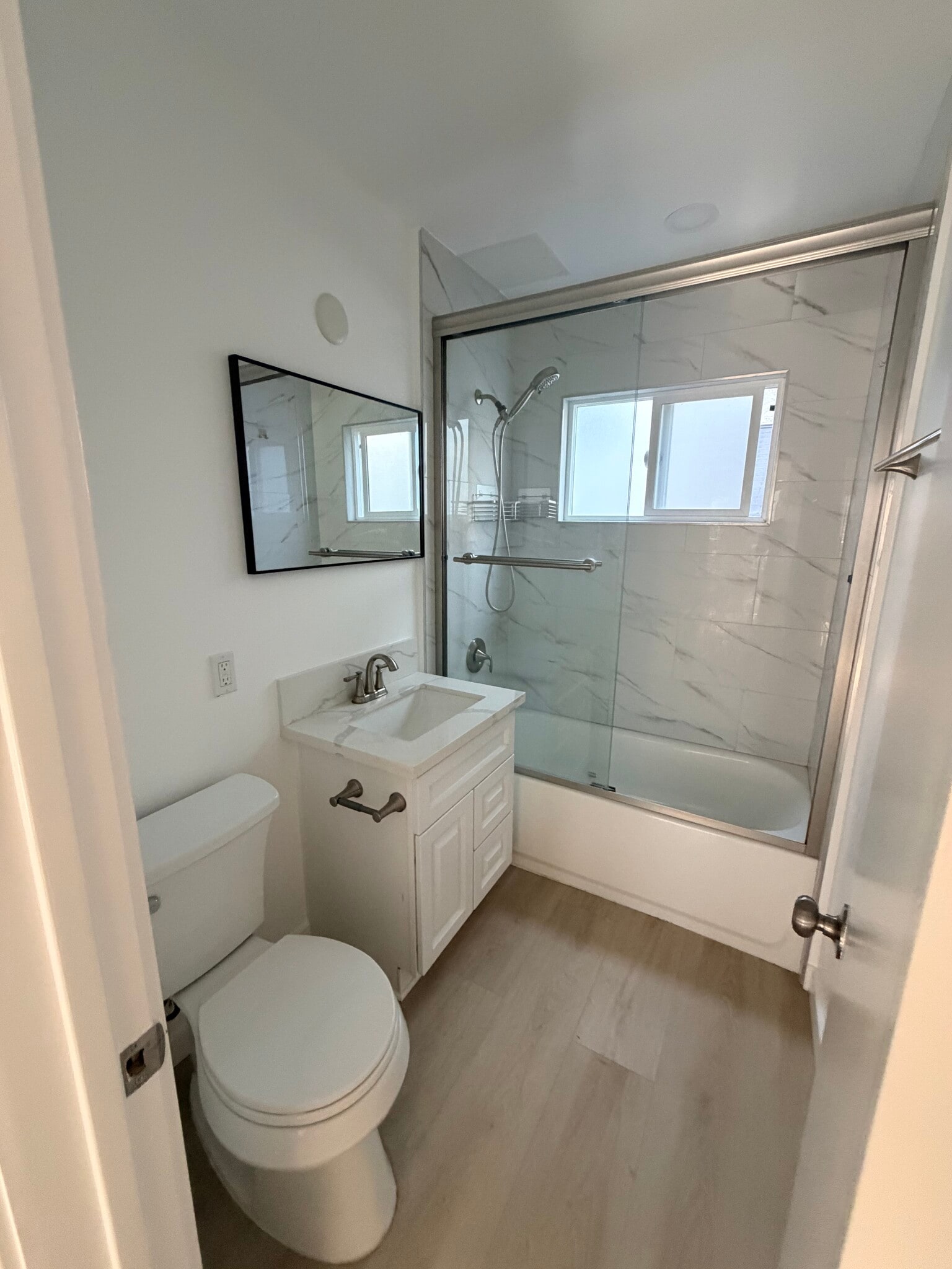 Building Photo - 940 S Venice Blvd