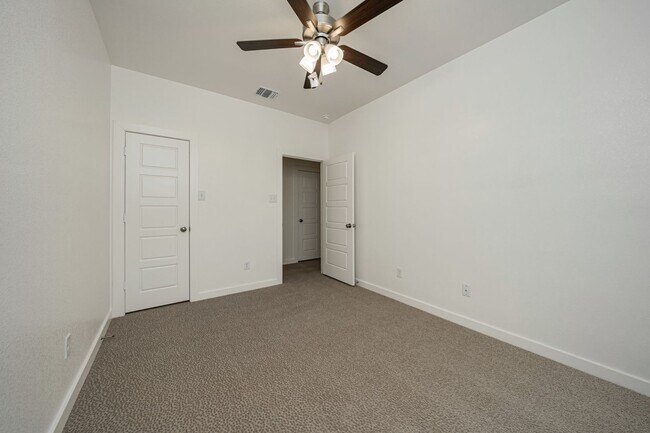 Building Photo - 8433 Adelaide Dr