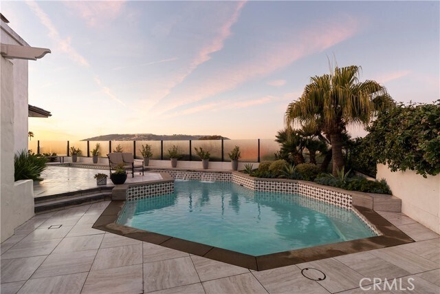 Building Photo - 10 Soto Grande Dr