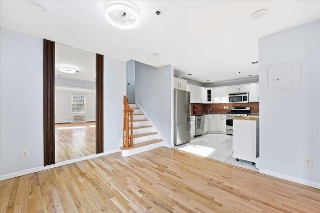 Building Photo - 600 Jefferson St