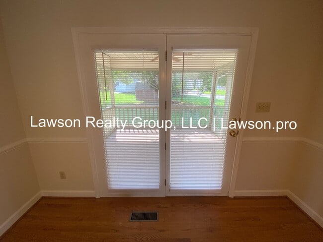 Building Photo - Spacious Hollins Four Bedroom w/ Finished Basement