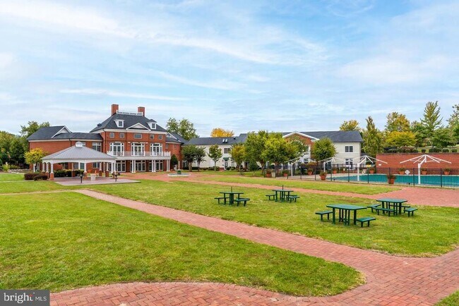 Building Photo - 2659 Taffrail Way