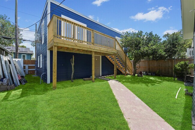 Building Photo - 3811 Ursuline St