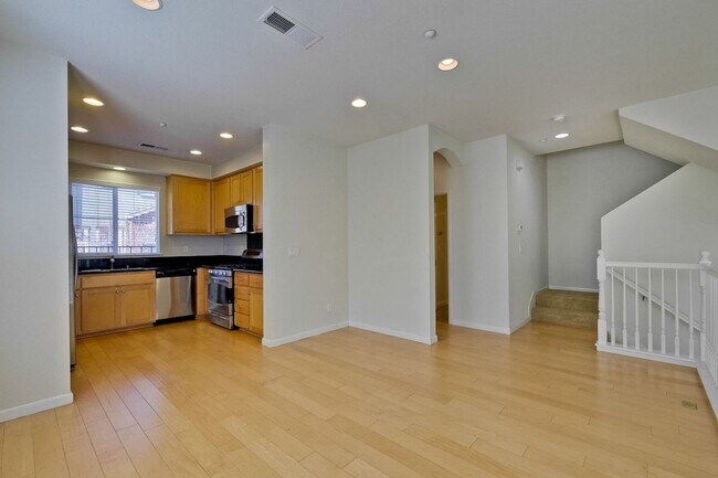 Building Photo - Wow! What a Great Home! Available Now!