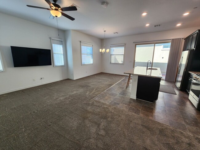 Building Photo - Guard-Gated Cadence 55+ Community | 2 Bed | Single Story Home