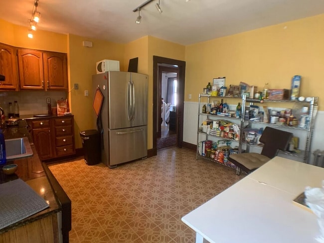 Building Photo - 15 Upland Rd