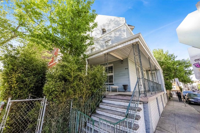 Primary Photo - 54 Highland Ave