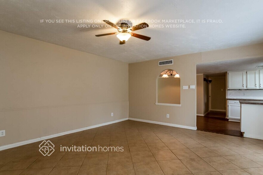 Building Photo - 3919 Cypressdale Dr