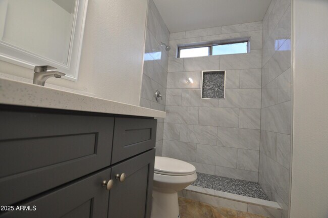 Building Photo - 2346 S Navajo Way