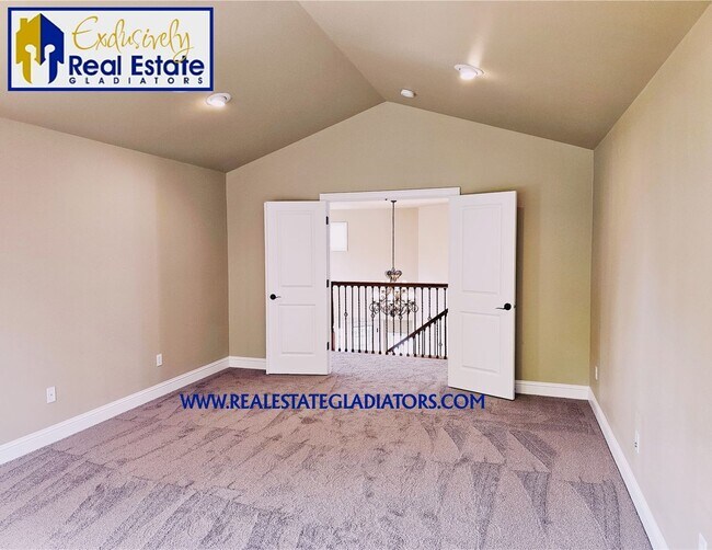 Building Photo - Stunning 4-Bedroom Home for Rent in Bothell!