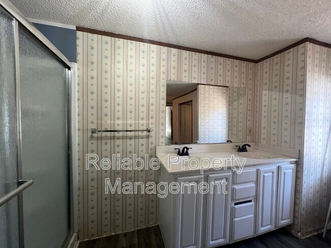 Building Photo - 905 O B J Rd