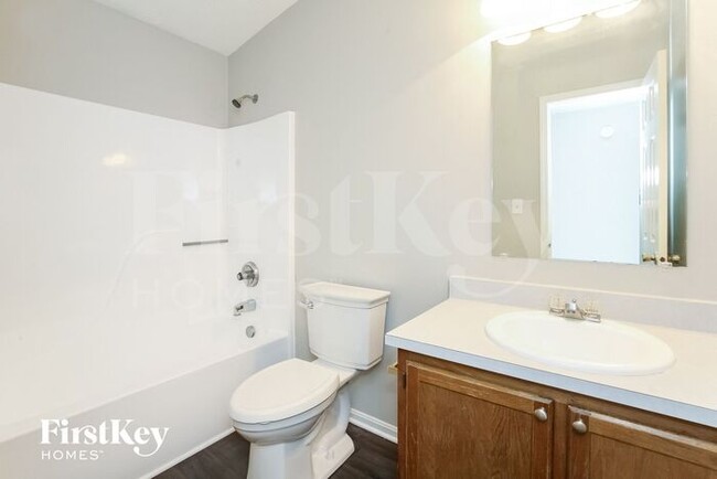 Building Photo - 604 Southridge Ct