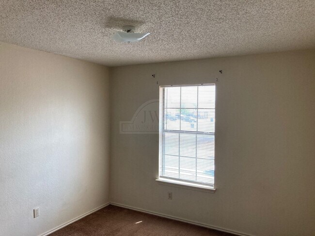 Building Photo - 2607 Schulze Dr