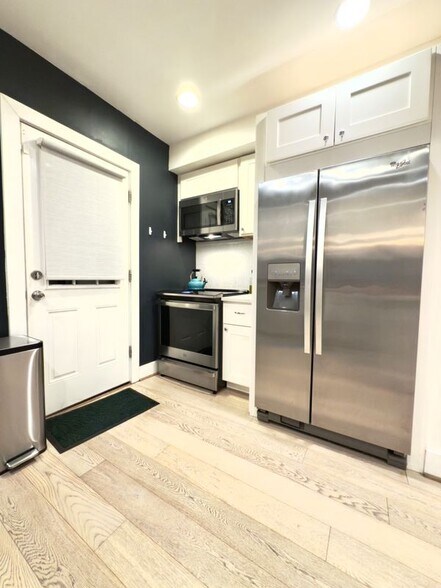 Building Photo - 749 Hamilton St