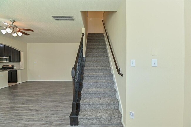 Building Photo - 14511 Roaring Fork Ln
