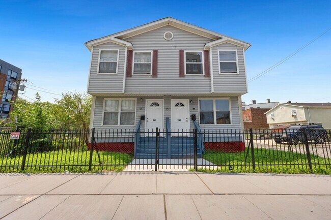 Building Photo - 347 Johnston Ave