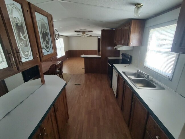 Building Photo - 452 Wetherington Landing Rd