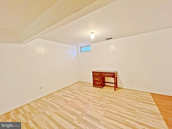 Building Photo - 6001 Rowanberry Dr