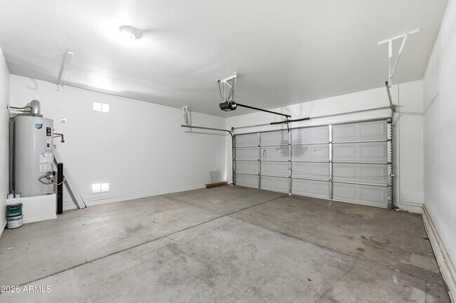 Building Photo - 10950 W Royal Palm Rd