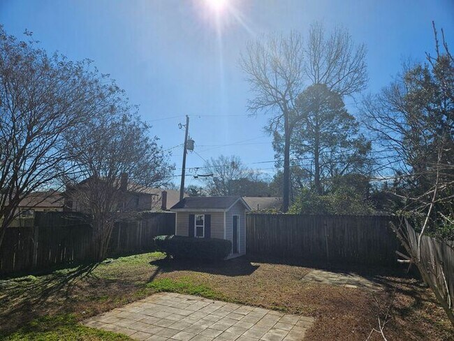 Building Photo - Charming Bungalow at Historic Seminary Ridge
