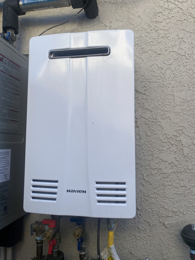 Quality tankless water heater - 13732 Mindora Ave