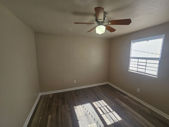 Building Photo - 1313 Flood St