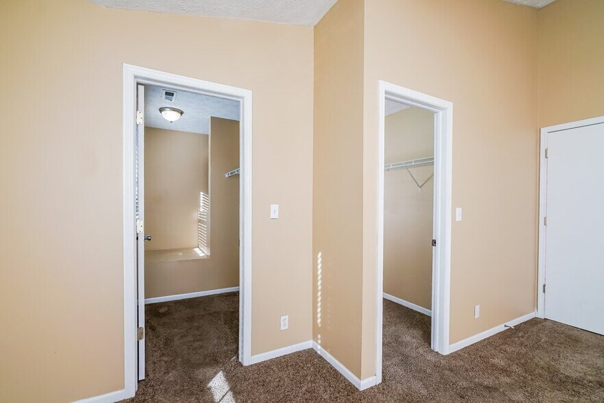 Building Photo - 6220 Maravian Dr