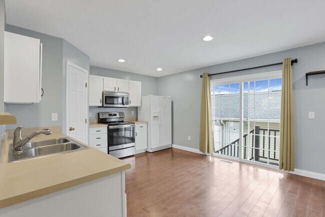 Building Photo - 243 Oxford Oak Dr