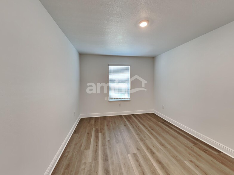 Building Photo - 6436 Atlantic Bch Ave