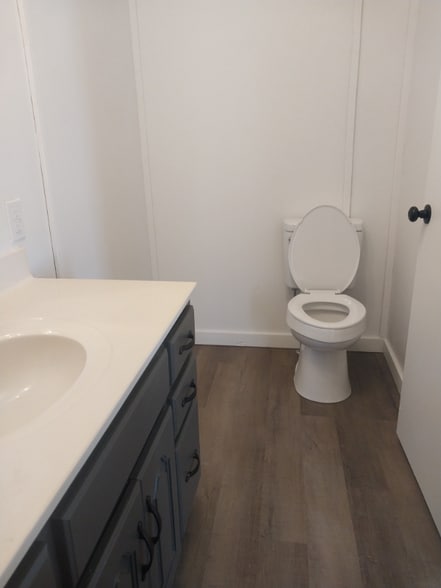 Building Photo - 315 Old Valley Rd