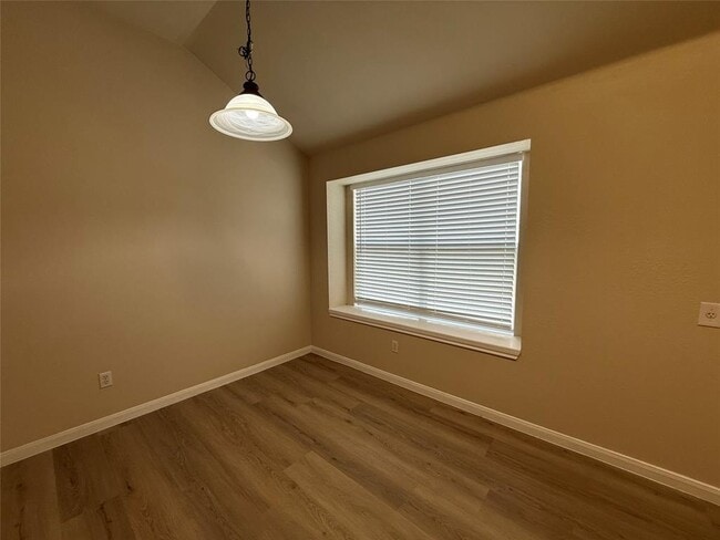 Building Photo - 125 Ashwood S