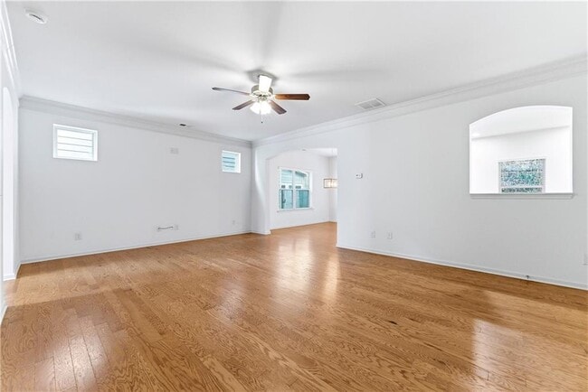 Building Photo - 413 Village View