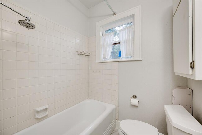 Building Photo - 1623 Palma Plaza