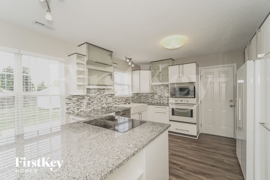 Building Photo - 10331 Cannarti Dr